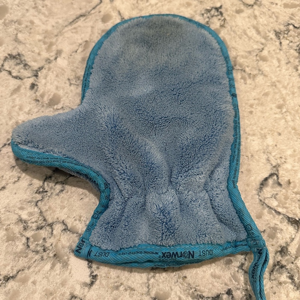 Norwex Dust Mitt
